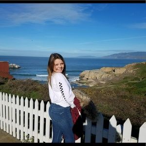 Meet your Posher, Abbey